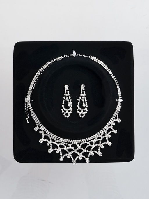 Набор 2 пред-а: серьги, колье со стразами "Лёд" паутина, d=13,5см, цвет белый в серебре
