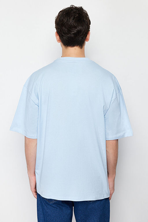 A__k Mavi Oversize %100 Pamuklu Bisiklet Yaka Minimal Yaz_ Bask_l_ T-Shirt TMNSS23TS00084 - Trendyolmilla фото 2