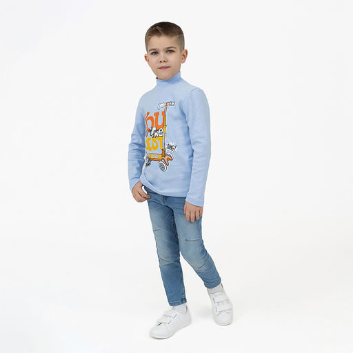 Джемперводолазка голубая рисунок самокат