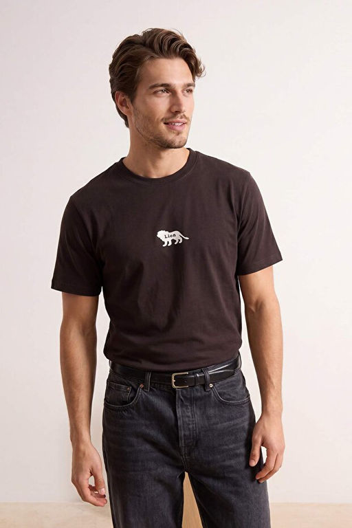 Koyu Kahverengi Regular/Normal Kesim Hayvan Nak__l_ %100 Pamuklu T-Shirt TMNSS24TS00056 - Trendyolmilla фото 2