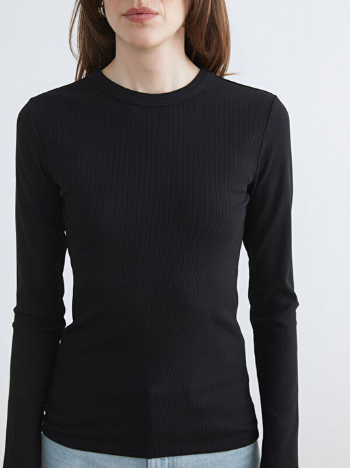 Dik Yaka Dokulu Kad?n Body