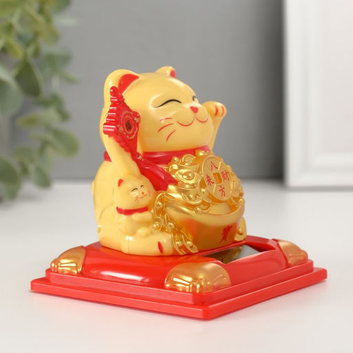 Маятник настольный антистресс «Жёлтый Манэки-нэко с котятами и золотом», 8×8×8.2 см