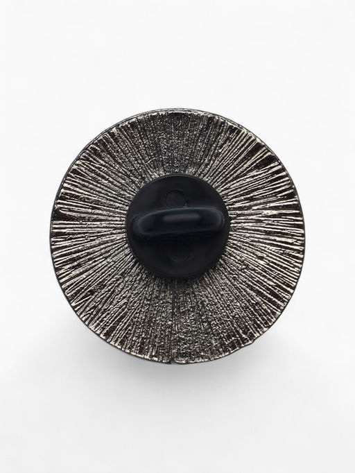 Значок Котик клуб интересов, цветной в сером металле