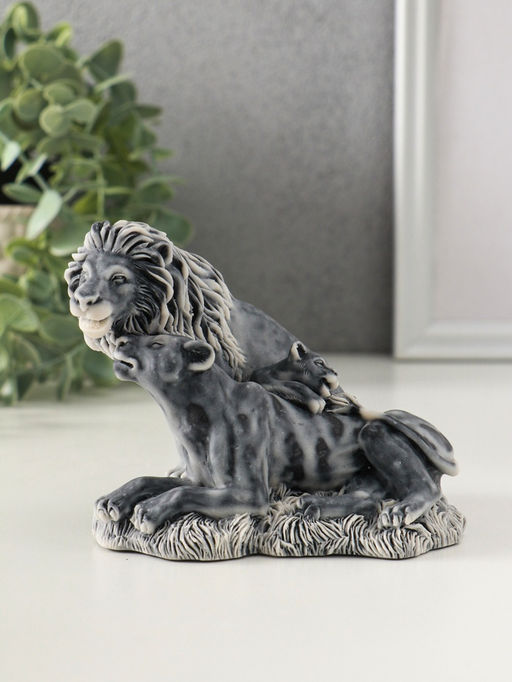 Сувенир "Семья львов" 8,5 см