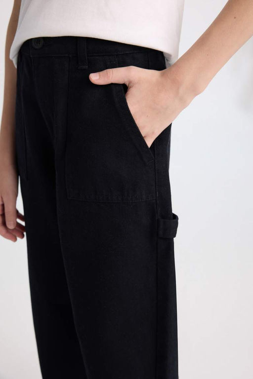 Базовые прямые черные брюки из габардина свободного покроя для мальчиков со стандартными штанинами и карманами-каргоми - Defacto фото 4