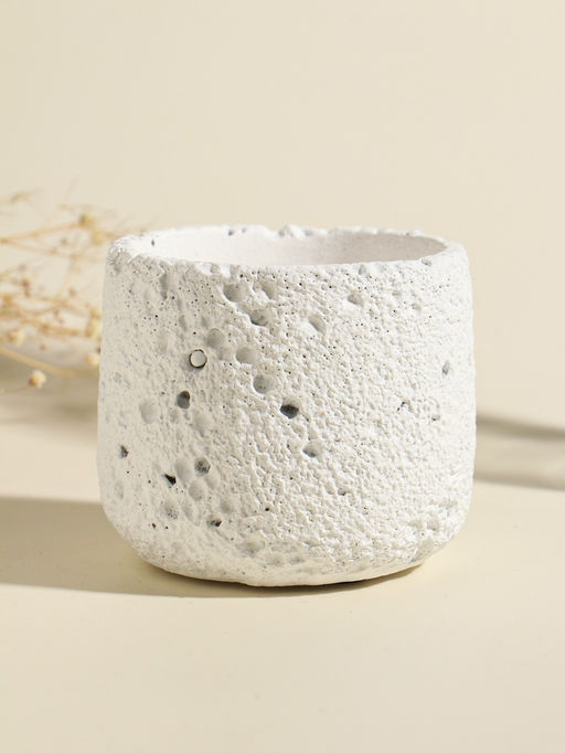 Свеча в вулканическом подсвечнике "Лава" белая 8,5х8,5х7,5 см