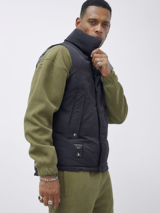 Жилет мужской утепленный спортивный черного цвета 15326Ch - Mtforce фото 9