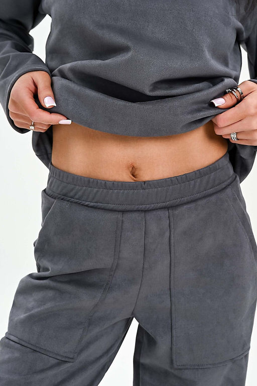 Брюки из мягкой эко замши