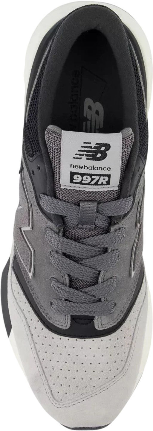 Кроссовки взрослые