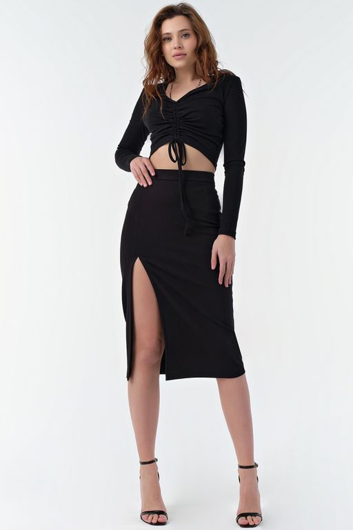 Юбка-карандаш трикотажная с разрезом по ноге черная