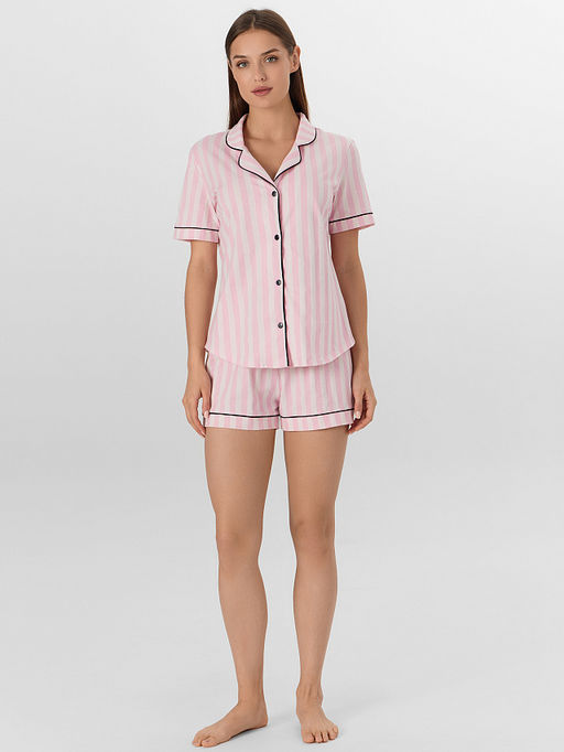 КОСТЮМ ЖЕНСКИЙ (ЖАКЕТ, ШОРТЫ)