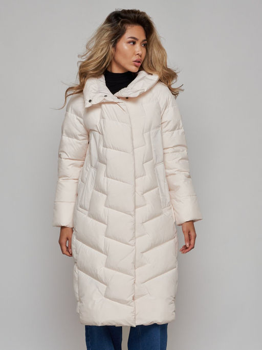 Пальто утепленное молодежное зимнее женское бежевого цвета 52355B - Holdluck фото 14