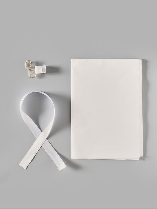 Коробка подарочная пластиковая с тишью и гирляндой «Поздравляю», 16.5 х 12 х 5 см