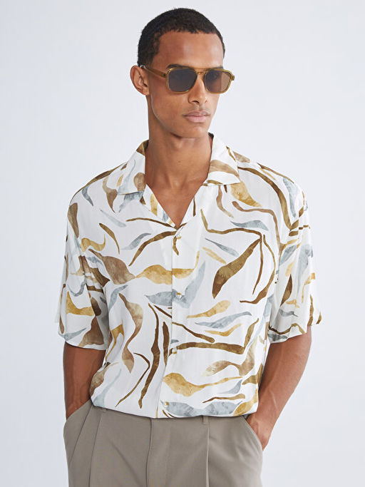 Regular Fit Resort Yaka K?sa Kollu Desenli Poplin Erkek G?mlek