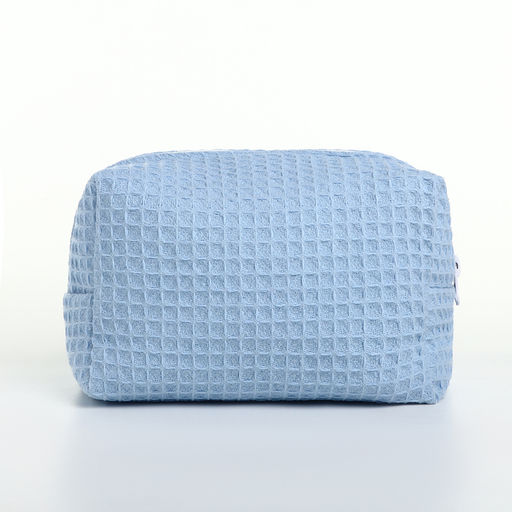 Косметичка женская на молнии TEXTURA, объёмная, средняя, мягкая, вафельная текстура, голубая  фото 6