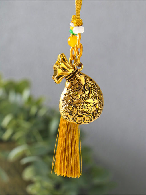 Подвеска металл, текстиль "Мешок и рыбы с лотосом, с кисточкой" золотистый 1,5х5,5х14 см