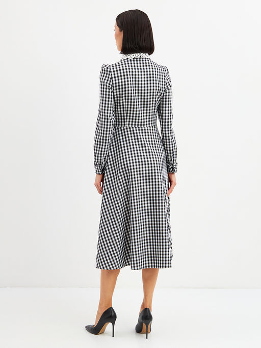 Платье с кружевным воротником потайная планка