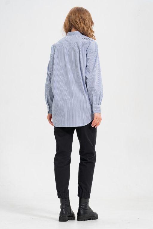 рубашка из тонкого хлопка в стиле OVERSIZE    с кокеткой на спине - А+б коллекция фото 10