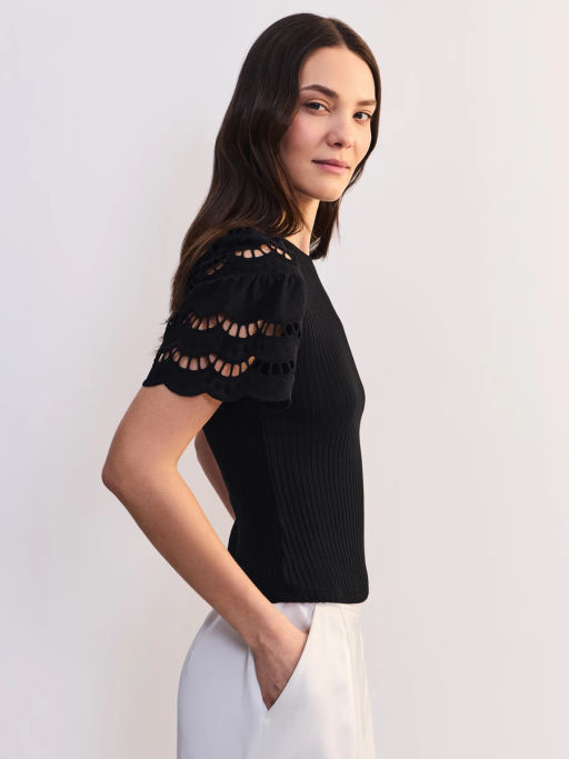 Приталенная футболка с шитьем на рукавах ZR2605023419-50 / Zarina