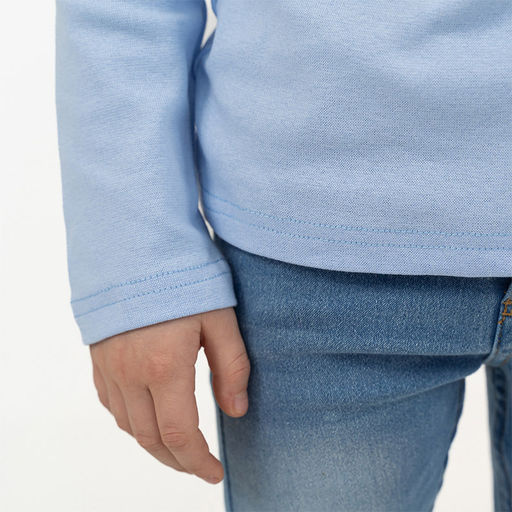 Джемперводолазка голубая рисунок самокат