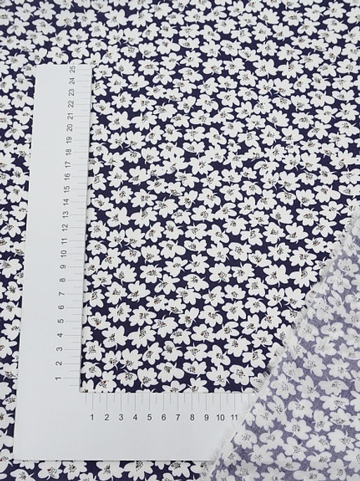 Штапель Цветочная кадриль (белые цветы на чернильном), СОРТ2, ш.1.43м, вискоза-100%, 90гр/м.кв - Купава фото 7