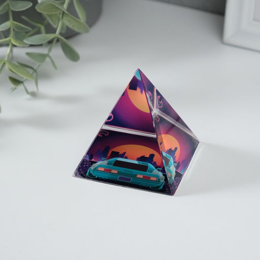 Фигурка стекло пирамида «Вид на город», 6×6×6 см