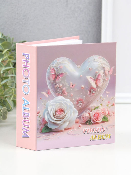 Фотоальбом на 40 фото 10х15 см "Сердце и белая роза с бабочками" в коробке 4,5х14х17 см