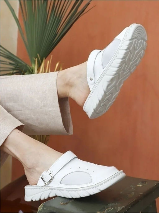 15 | Kina | Белые женские медицинские сабо натуральная кожа - Milka shoes&more фото 9