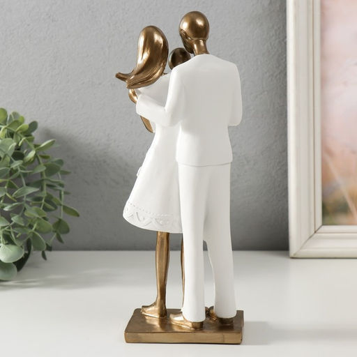 Фигурка полистоун «Папа, мама и дочь», 10×6.5×24.5 см