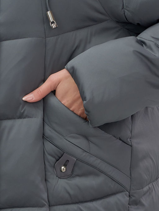 Куртка зимняя женская с мехом и капюшоном тренд темно-серого цвета 7660TC - Visdeer фото 4