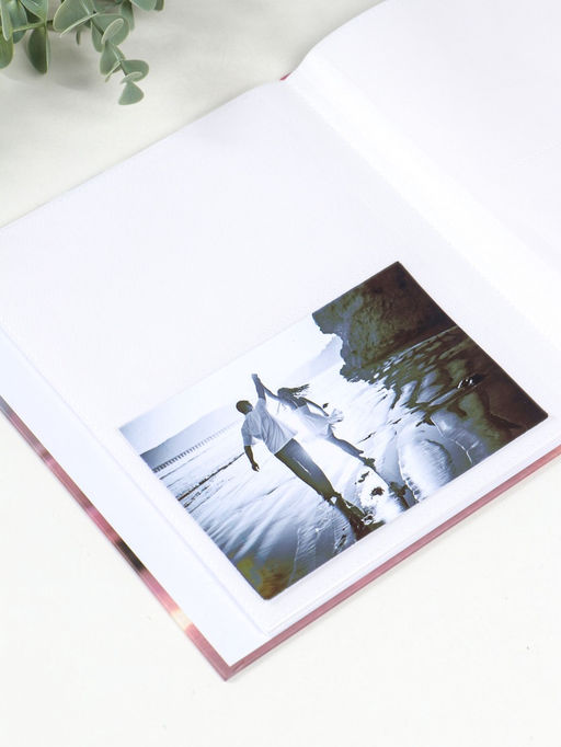 Фотоальбом на 80 фото 10х15 см "Малышка в розовой комнате, с мишкой" в коробке 5х19х22,8 см   109627