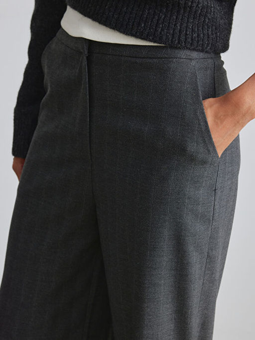 Standart Fit Desenli Kad?n Pantolon