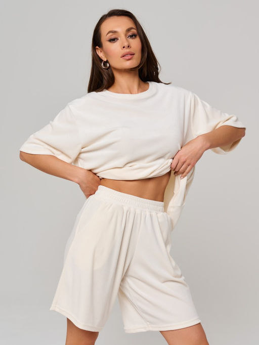 335 Костюм с шортами, велюр, молочный - Knitka wear фото 8