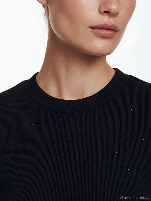 Bisiklet Yaka Ta?l? Kad?n Ti??rt