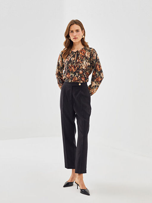 Ba?lamal? Yaka Desenli Kad?n Bluz