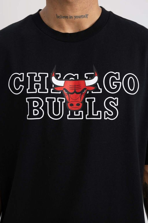 DeFactoFit Футболка свободного покроя NBA Chicago Bulls с круглым вырезом и короткими рукавами с принтом  фото 4