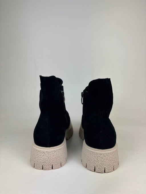 Ботинки 228.V.1541be.Черный замша уценка