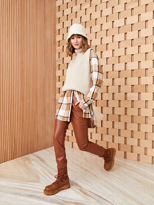 Dar Fit Deri G?r?n?ml? Kad?n Pantolon