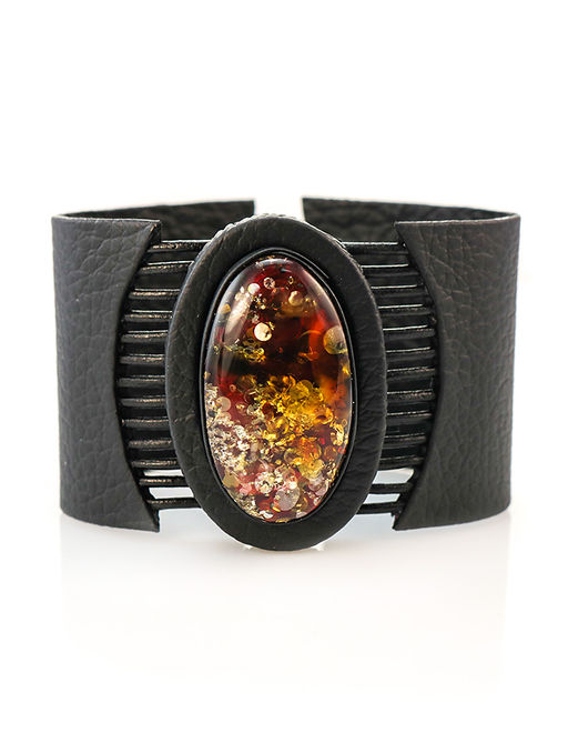 Оригинальный широкий браслет из натуральной кожи с овальной вставкой из сверкающего янтаря Амазонка