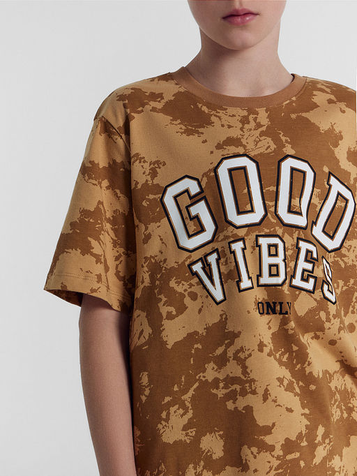 Комплект для мальчиков (футболка, шорты) бежевый с дизайнерским принтом - Mark formelle фото 5