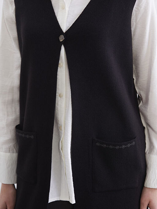 V Yaka Nak??l? Kad?n Triko Yelek