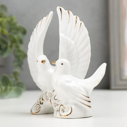 Сувенир под фарфор "Белые голуби" стразы 11,7х6х12,3 см