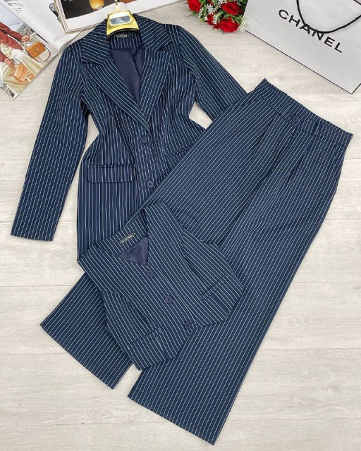 Костюм тройка