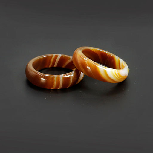 Кольцо из камня гладкое Агат коричневый привлекает достаток размеры 16-19мм