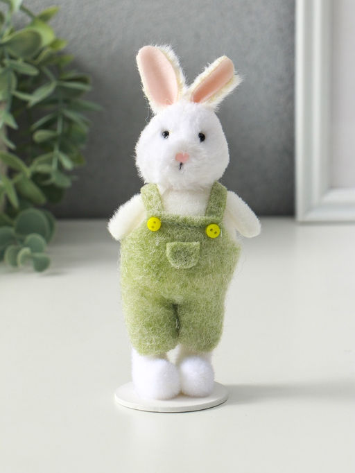 Фигурка Белый зайчик в зелёном комбинезоне, 4?6?15 см
