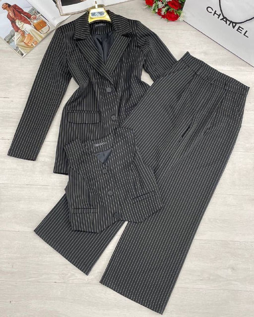 Костюм тройка