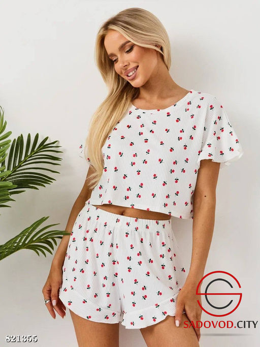 Пижама с шортами женская