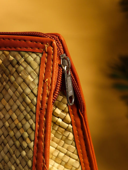 Сумка плетёная на молнии из пандана, 30×10×35 см, светло-коричневая