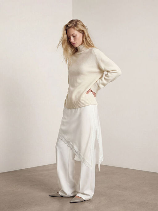 V Yaka Dantel Detayl? Saten Bluz