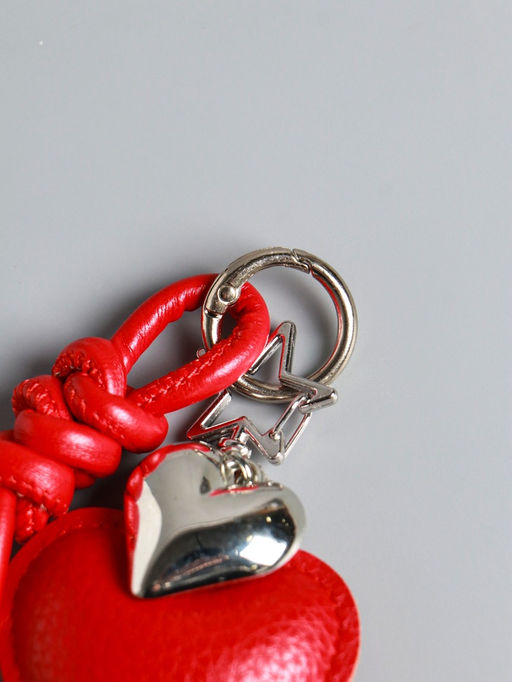 Брелок на карабине кожзам "Сердце" с узлом, красный 21х5,5х1,5 см